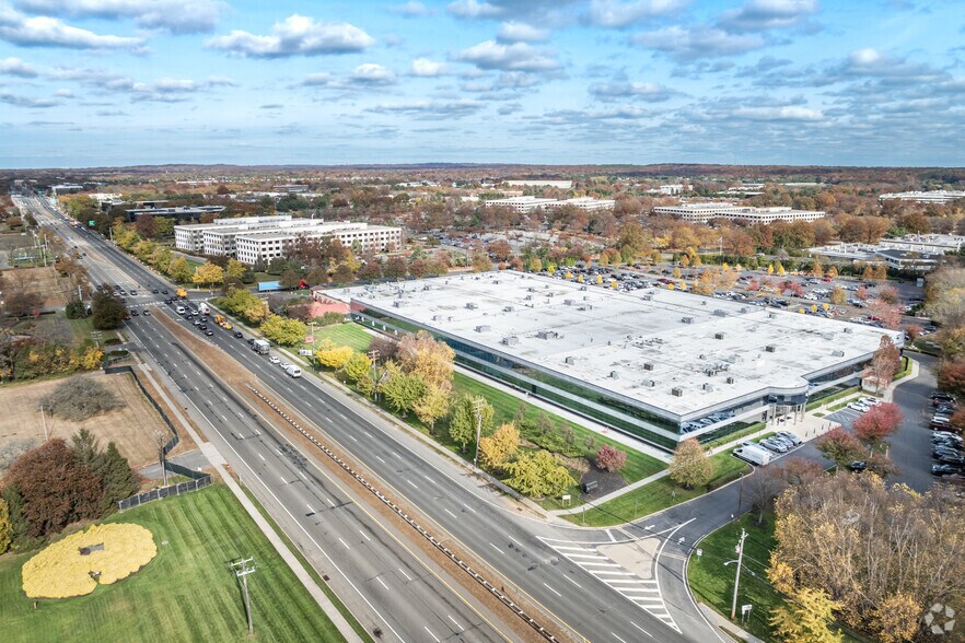 More Photos Of 515 Broadhollow Rd, Melville Office For Lease