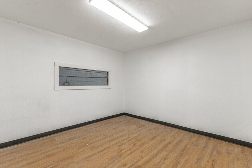 More Photos Of 360 Carbondale Rd SW, Dalton Warehouse For Sale