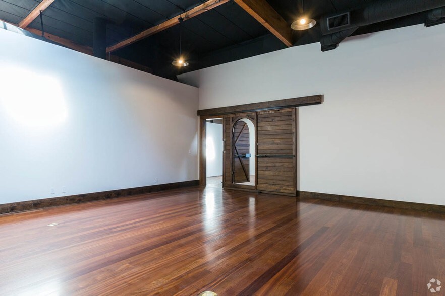 More Photos Of 3109-3117 W Temple St, Los Angeles Loft Creative Space For Lease