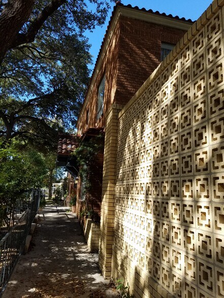More Photos Of 1635 W Mulberry Ave, San Antonio Apartments For Sale