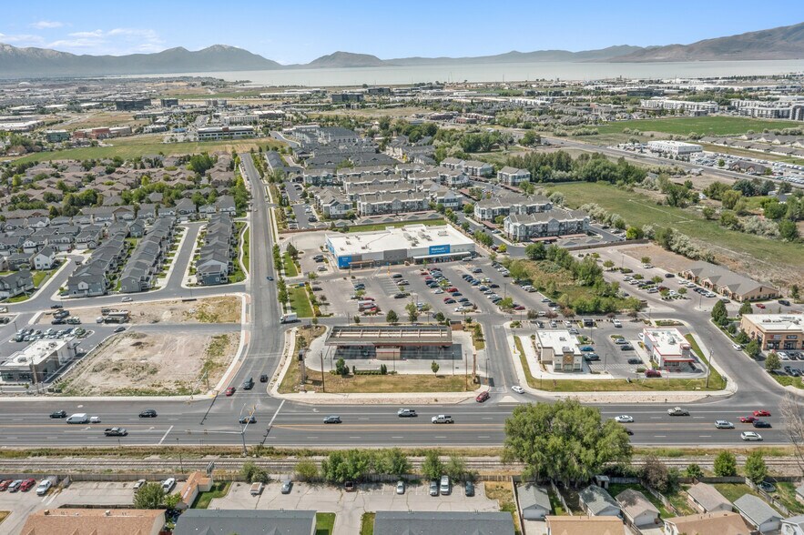 More Photos Of 1679 West State St, Pleasant Grove Service Station For Sale
