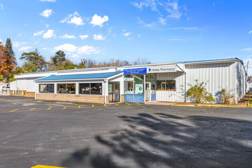 More Photos Of 3 Geddes Street Ext, Holley Supermarket For Sale