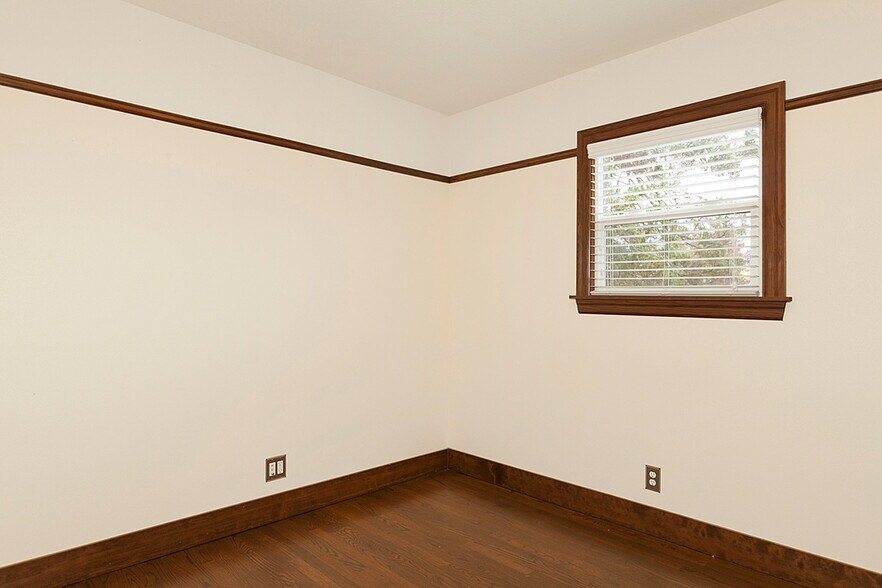 More Photos Of 6710 Greenwood Ave N, Seattle Apartments For Sale