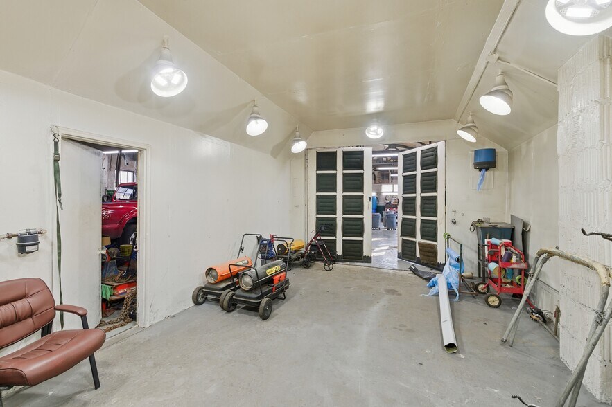 More Photos Of 59 W Church St, Spring Valley Auto Repair For Sale