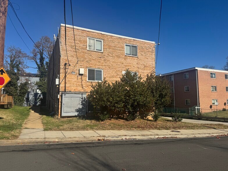 More Photos Of 5324 C St SE, Washington Apartments For Sale
