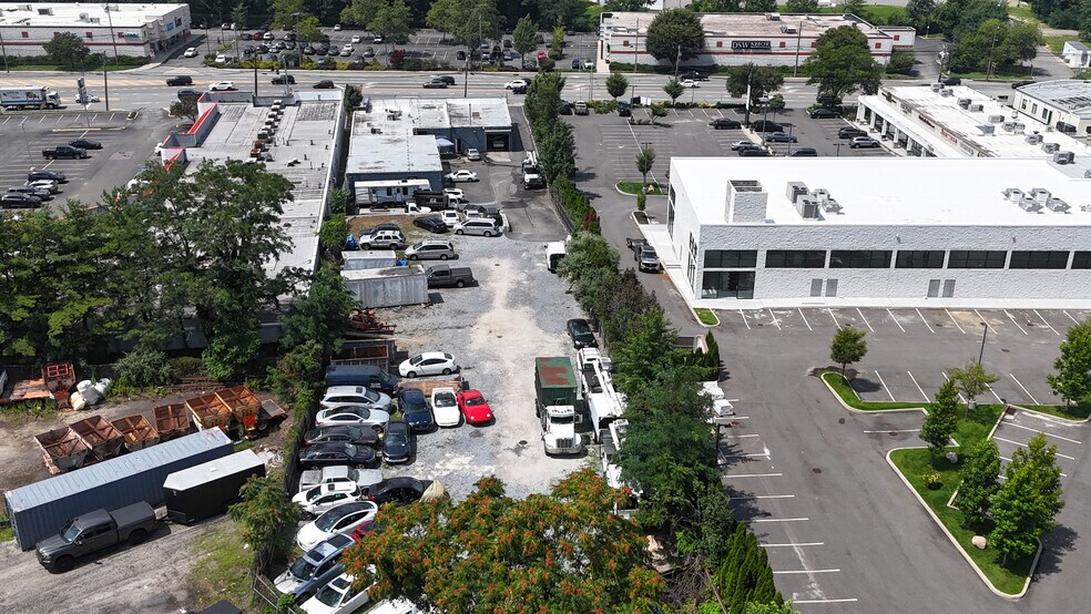 More Photos Of 1850 E Jericho Tpke, Huntington Auto Repair For Sale