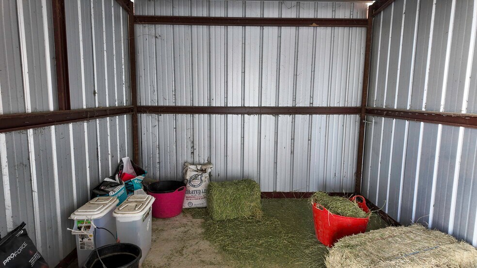 More Photos Of 99 Stacks Dr, Damascus Horse Stables For Sale