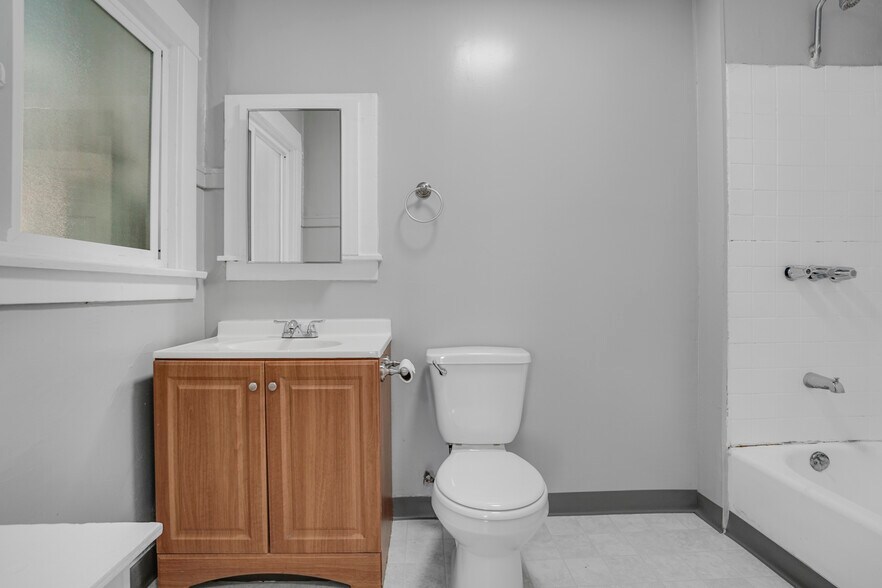 More Photos Of 3601-3605 W Washington Blvd, Los Angeles Apartments For Sale