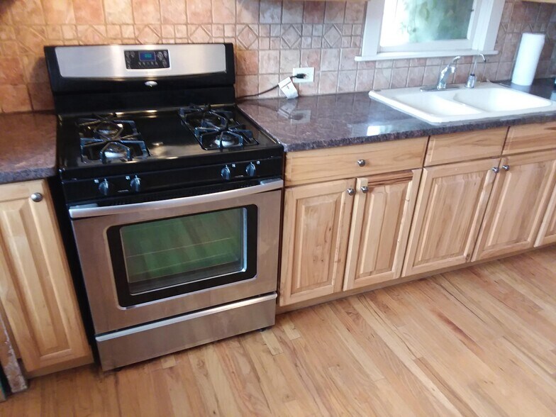 More Photos Of 224-226 N GUADALUPE St, Santa Fe Flex For Sale