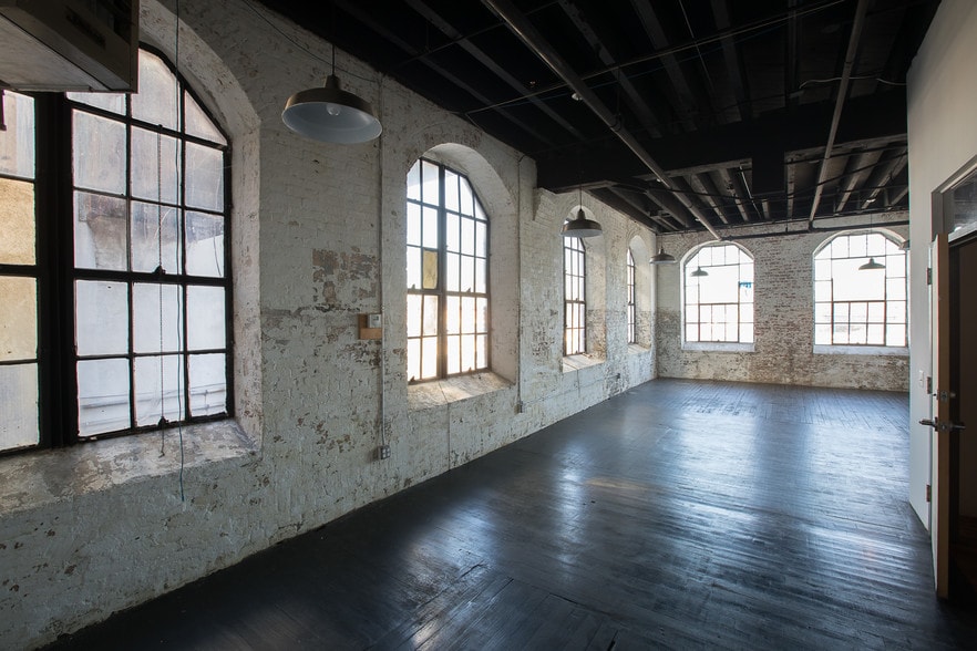 More Photos Of 70 Spruce St, Paterson Warehouse For Sale