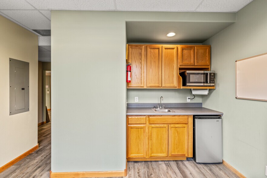 More Photos Of 505 Anglers Dr, Steamboat Springs Medical For Sale