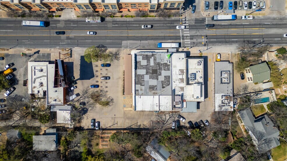 More Photos Of 3101 Guadalupe St, Austin Freestanding For Sale