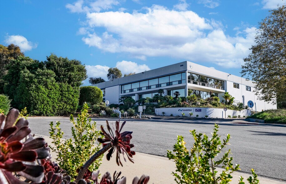 More Photos Of 1050 Cindy Ln, Carpinteria Light Manufacturing For Sale