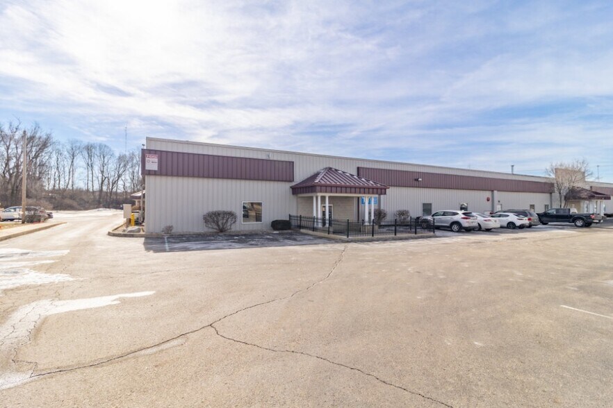 More Photos Of 503-527 New York Ave, New Castle Light Distribution For Lease