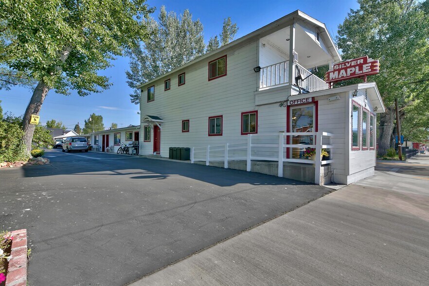 More Photos Of 310 Main St, Bridgeport Hotel For Sale