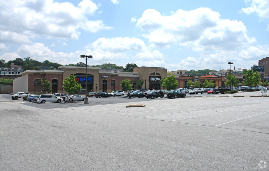 More Photos Of 650 Ponce de Leon Ave NE, Atlanta General Retail For Lease