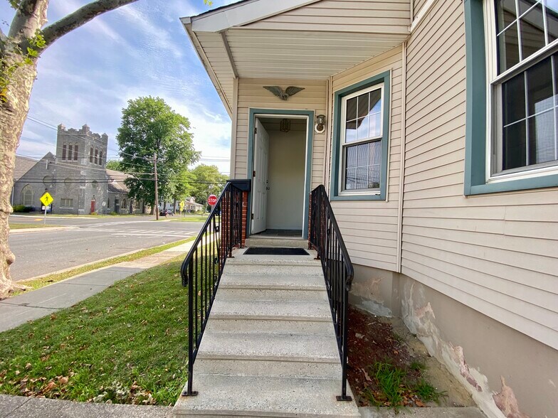 More Photos Of 402 S White Horse Pike, Audubon Office For Sale