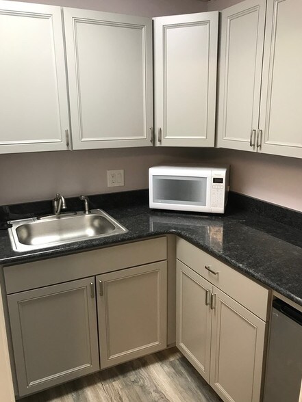 More Photos Of 8607-8609 2nd Ave, Silver Spring Medical For Sale