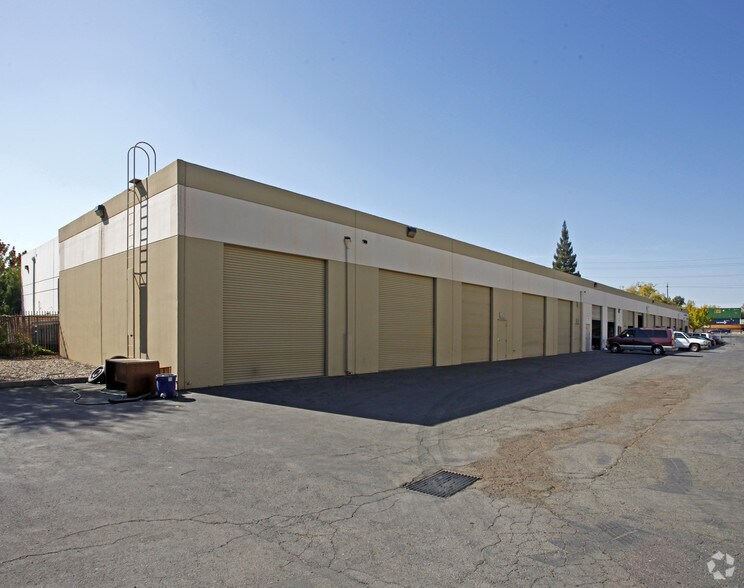 More Photos Of 5800 Roseville Rd, Sacramento Warehouse For Lease