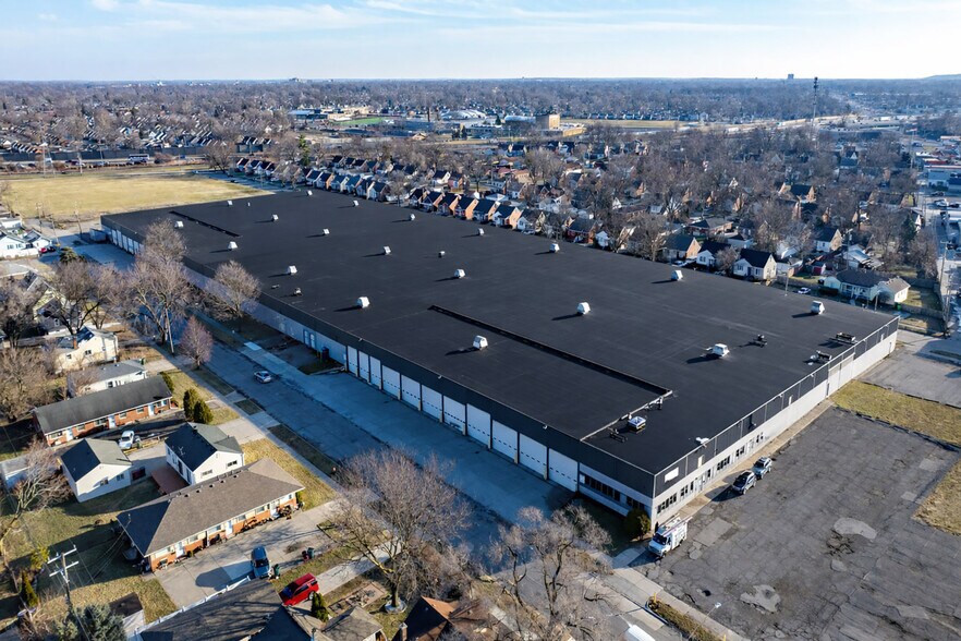 Primary Photo Of 2251 Dix Hwy, Lincoln Park Warehouse For Sale