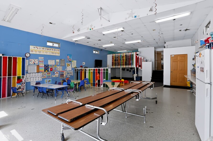 More Photos Of 5925 Kentucky Ave, Indianapolis Daycare Center For Sale
