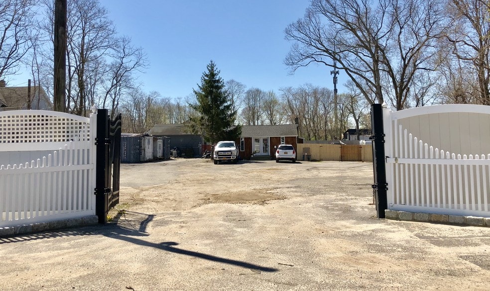 More Photos Of 96-122 Railroad Ave, Center Moriches Freestanding For Sale