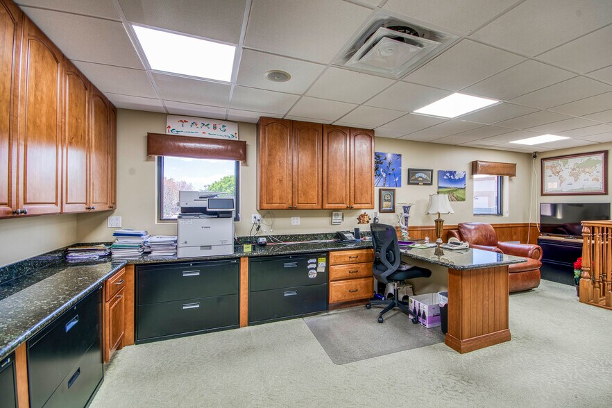 More Photos Of 2662-2698 SE Willoughby Blvd, Stuart Office For Sale