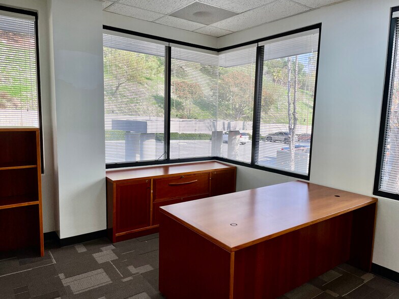 More Photos Of 430 Silver Spur Rd, Rancho Palos Verdes Medical For Lease