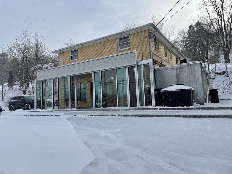 Primary Photo Of 1017 Highland Ave, Greensburg Restaurant For Sale