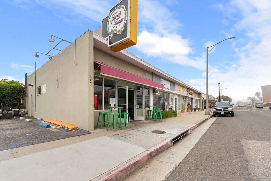 More Photos Of 1213-1223 S Pacific Coast Hwy, Redondo Beach Storefront For Sale