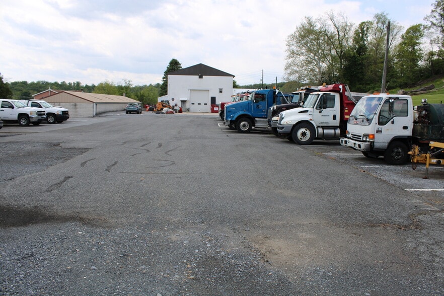 More Photos Of 282 Chapel Hill Rd, Sinking Spring Contractor Storage Yard For Lease
