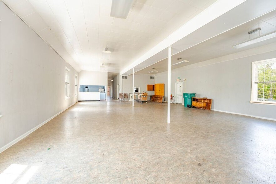 More Photos Of 82 Mill St, Mays Landing Restaurant For Sale