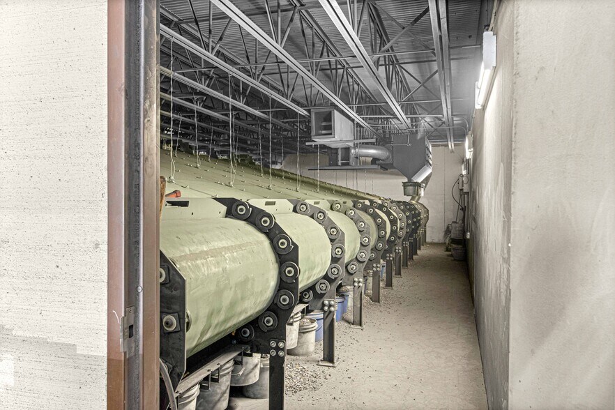 More Photos Of 1031 NE 16th St, Ocala Manufacturing For Sale