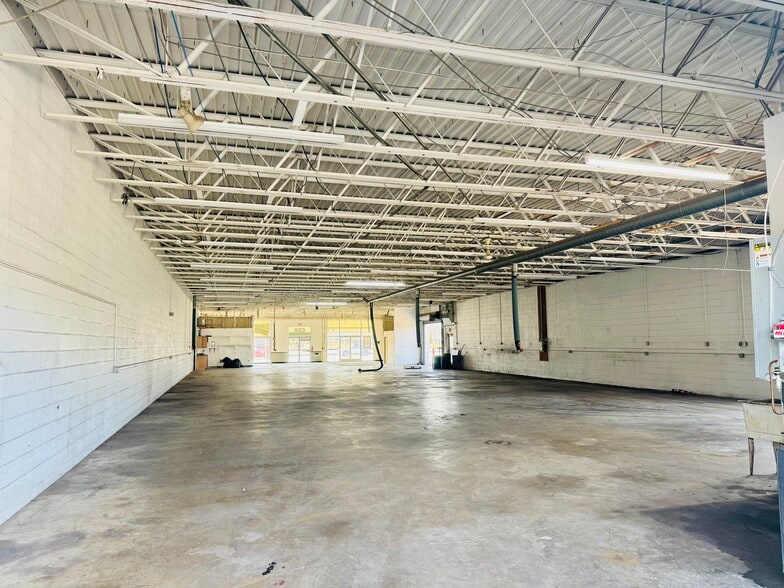 More Photos Of 22664 Three Notch Rd, Lexington Park General Retail For Lease