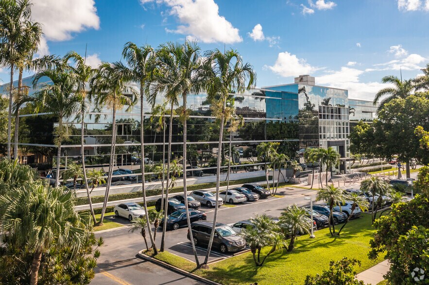 More Photos Of 7975 NW 154th St, Miami Lakes Medical For Lease