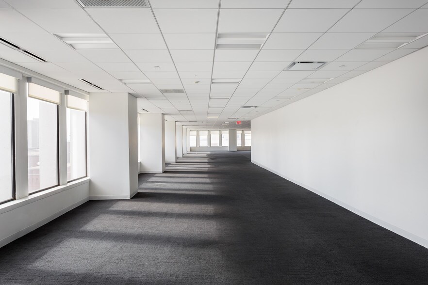 More Photos Of 500 W Jefferson St, Louisville Office For Lease
