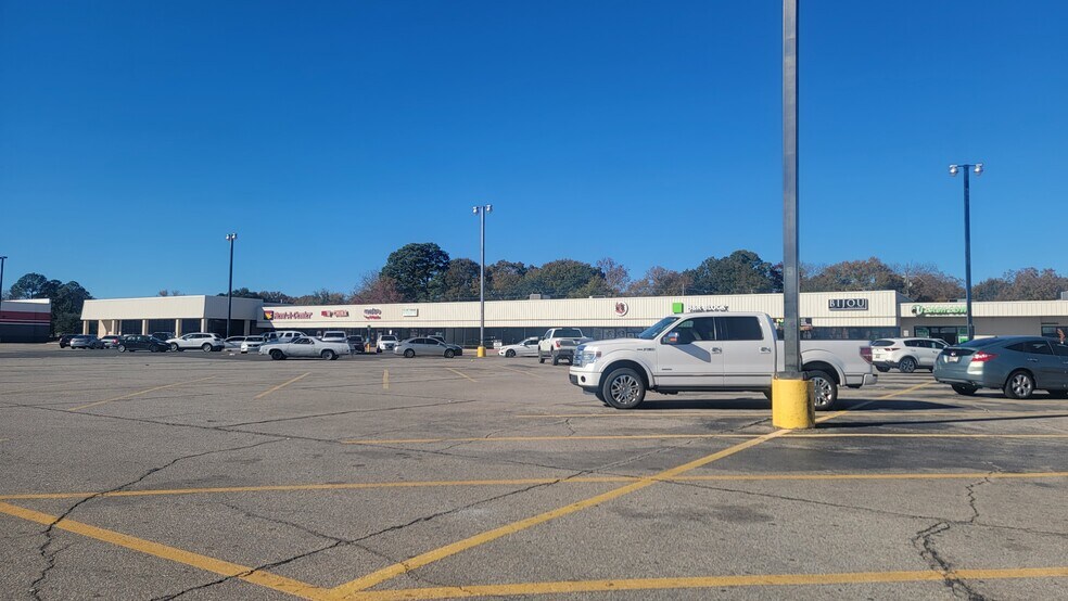 More Photos Of 2710-2758 W 70th St, Shreveport Unknown For Lease