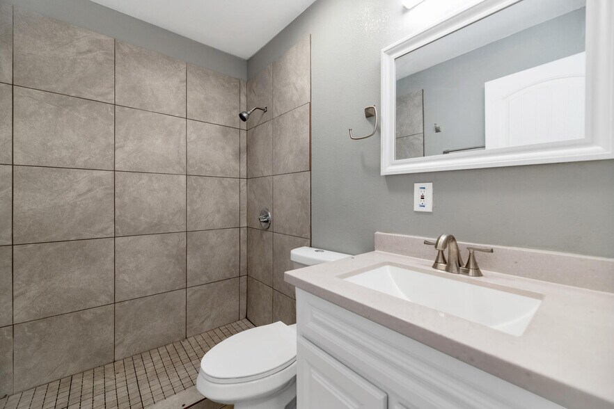 More Photos Of 1747 E Virginia Ave, Phoenix Apartments For Sale