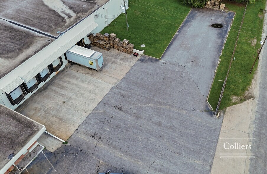 More Photos Of 31 Plowden Mill Rd, Sumter Warehouse For Sale