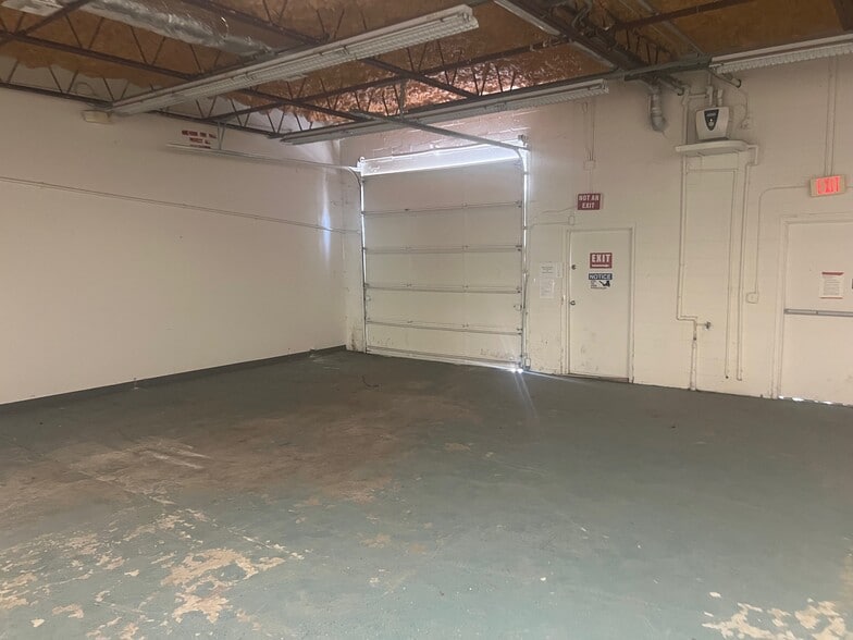 More Photos Of 2512 NE 1st Blvd, Gainesville Unknown For Lease