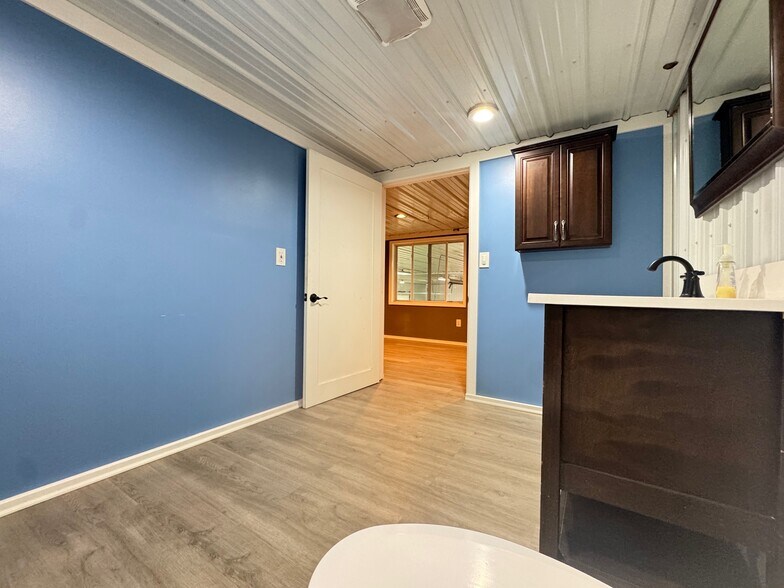 More Photos Of 7 Canaan Rd, Waymart Auto Repair For Sale