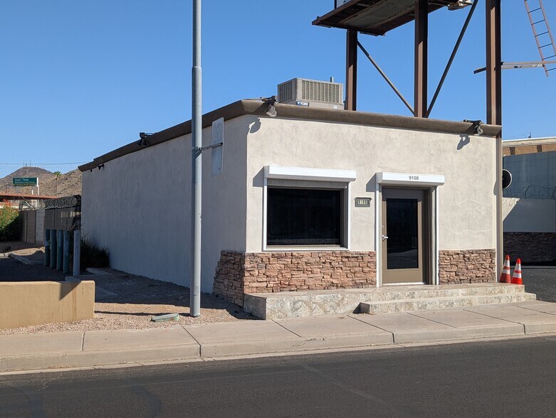 More Photos Of 9108 N Cave Creek Rd, Phoenix Office For Sale