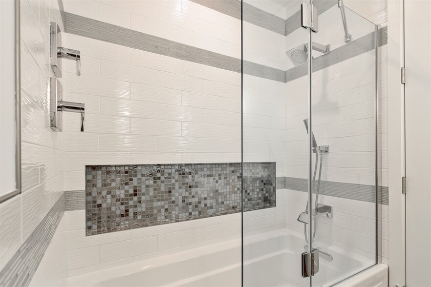More Photos Of 1420 W Fulton St, Chicago Apartments For Sale