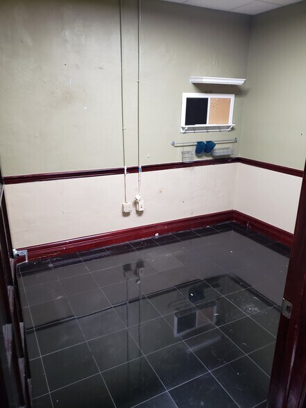 More Photos Of 29 S Federal Hwy, Dania Beach Office For Lease