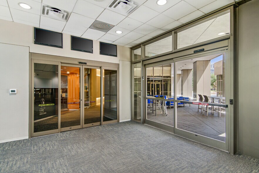 More Photos Of 5599 San Felipe St, Houston Office For Lease