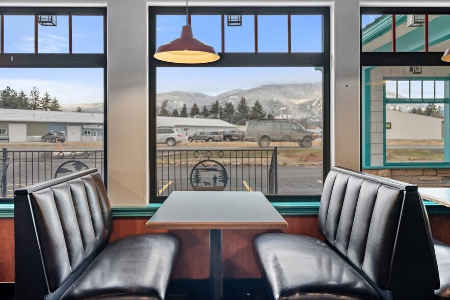 More Photos Of 1301 US-2 Hwy, Sandpoint Fast Food For Lease