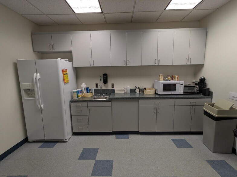 More Photos Of 2805 S Industrial Hwy, Ann Arbor Research And Development For Lease