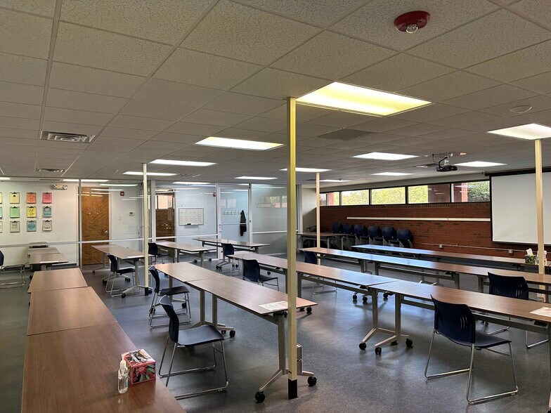 More Photos Of 2305 Executive Park W, Greenville Medical For Sale
