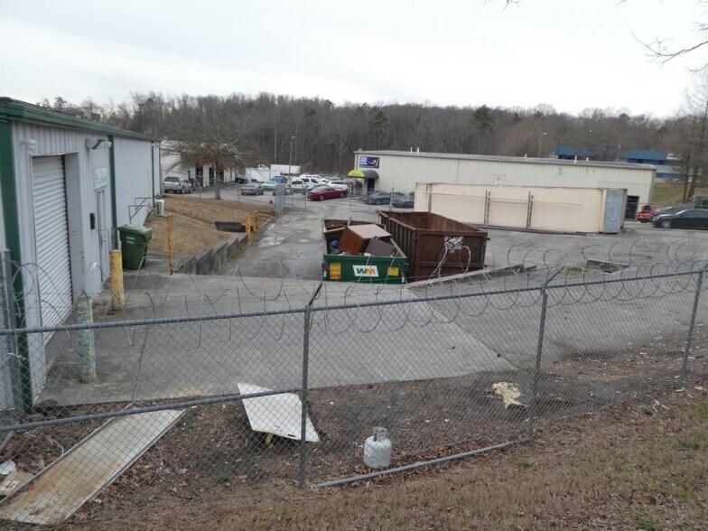 More Photos Of 6217 Enterprise Dr, Knoxville Light Distribution For Lease