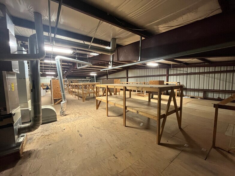 More Photos Of 10858 FM 346 W, Flint Office For Sale